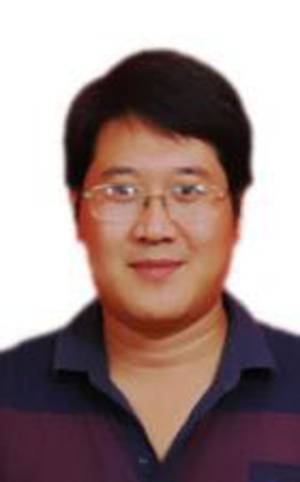 区金融办王爱国