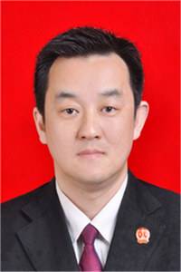李  靖