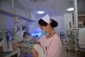 烟台毓璜顶医院护理部—新生儿监护室的夜啊，静悄悄