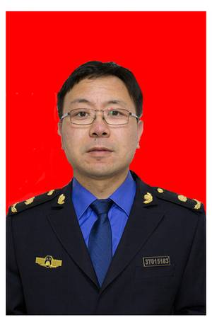 区城管局高伟