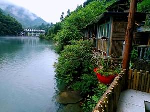 鸡冠山乡——马林君家庭院
