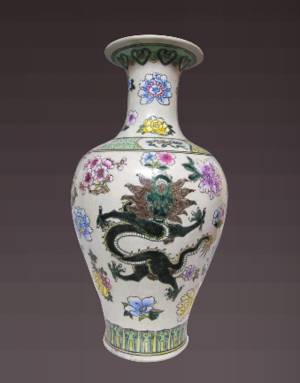 "大清康熙年制"粉彩观音瓶